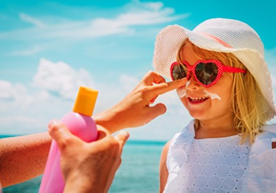 11 دلیل مهم بودن کرم ضد آفتاب برای پوست و نحوه استفاده از آن